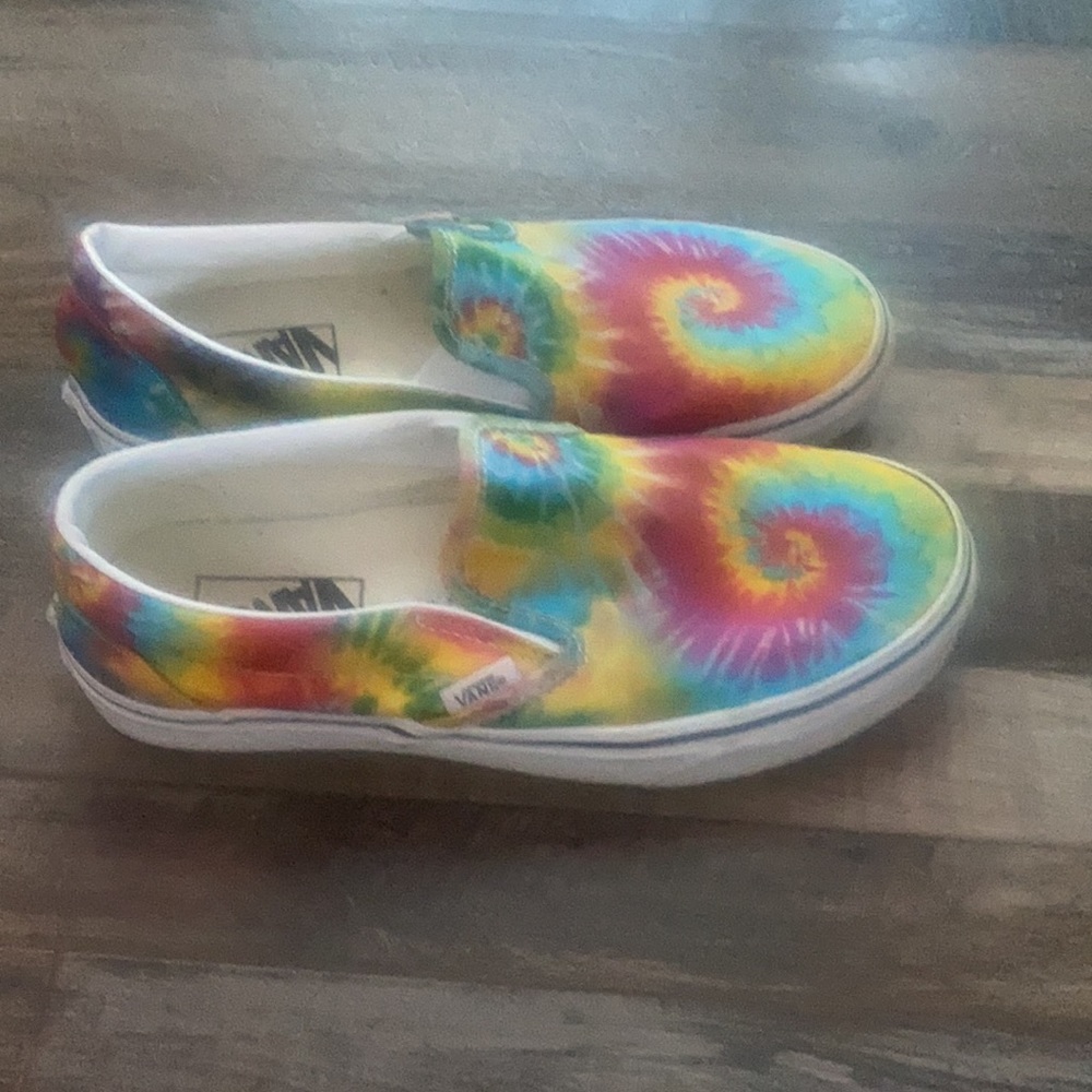 Women’s 7 1/2 Tie Dye Van Slip on Tennis Shoes